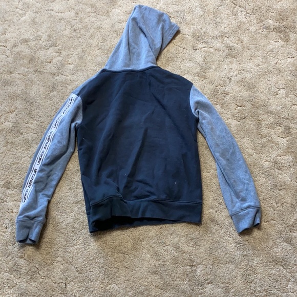 Boys Under Armour hoodie YXL - Picture 4 of 4